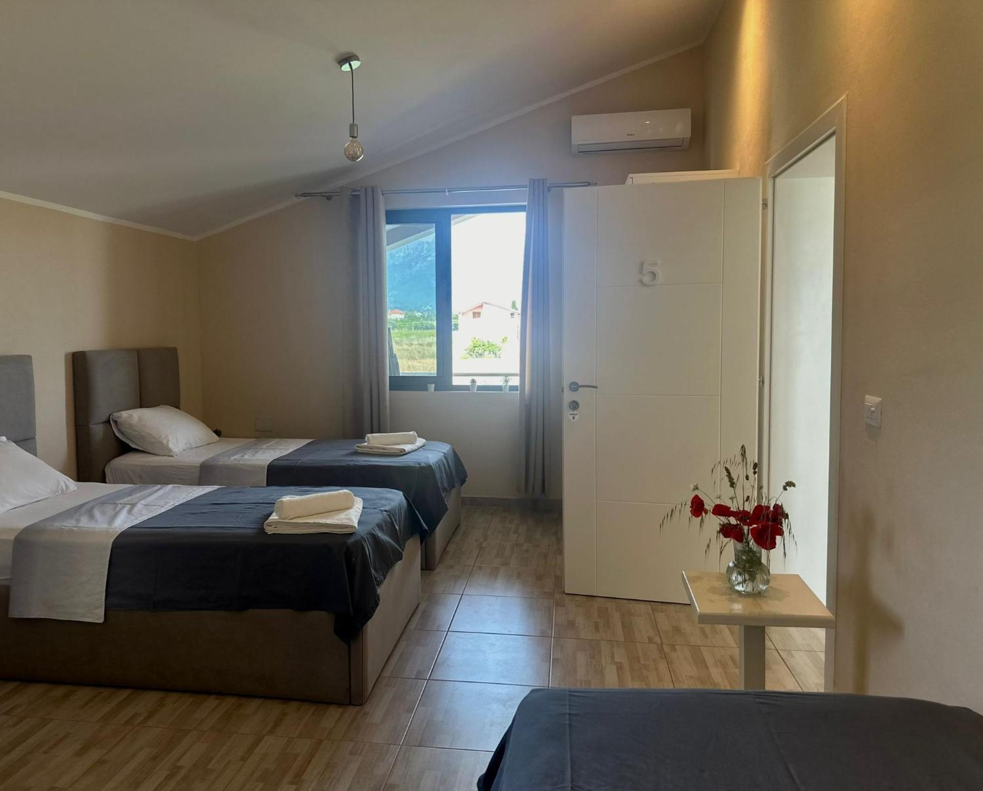 Hotel Villa Ballkan Grilë Buitenkant foto
